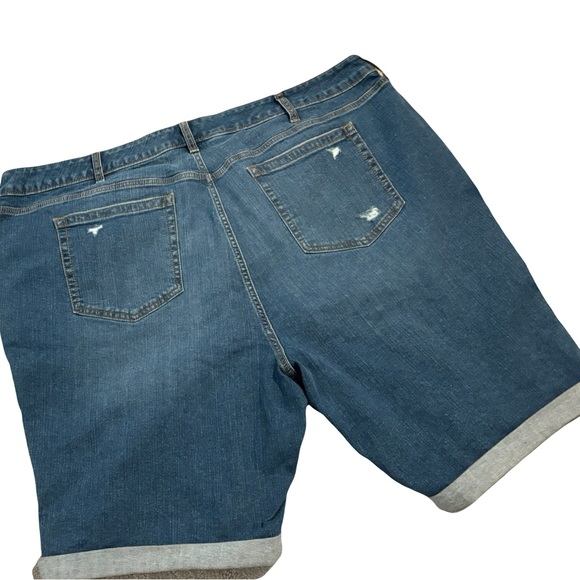 Torrid Distressed Bermuda Boyfriend Vintage Stretch Mid-Rise Short | Size 24 - Picture 5 of 5